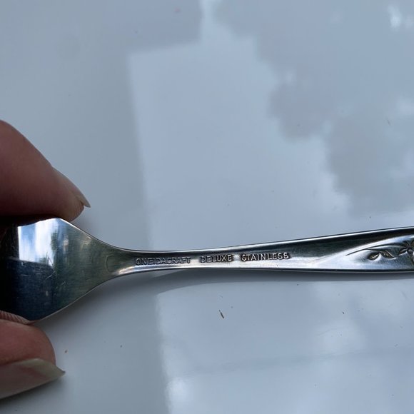 Oneida Lasting Rose Deluxe Stainless Modern Hollow Salad Fork - Picture 4 of 6